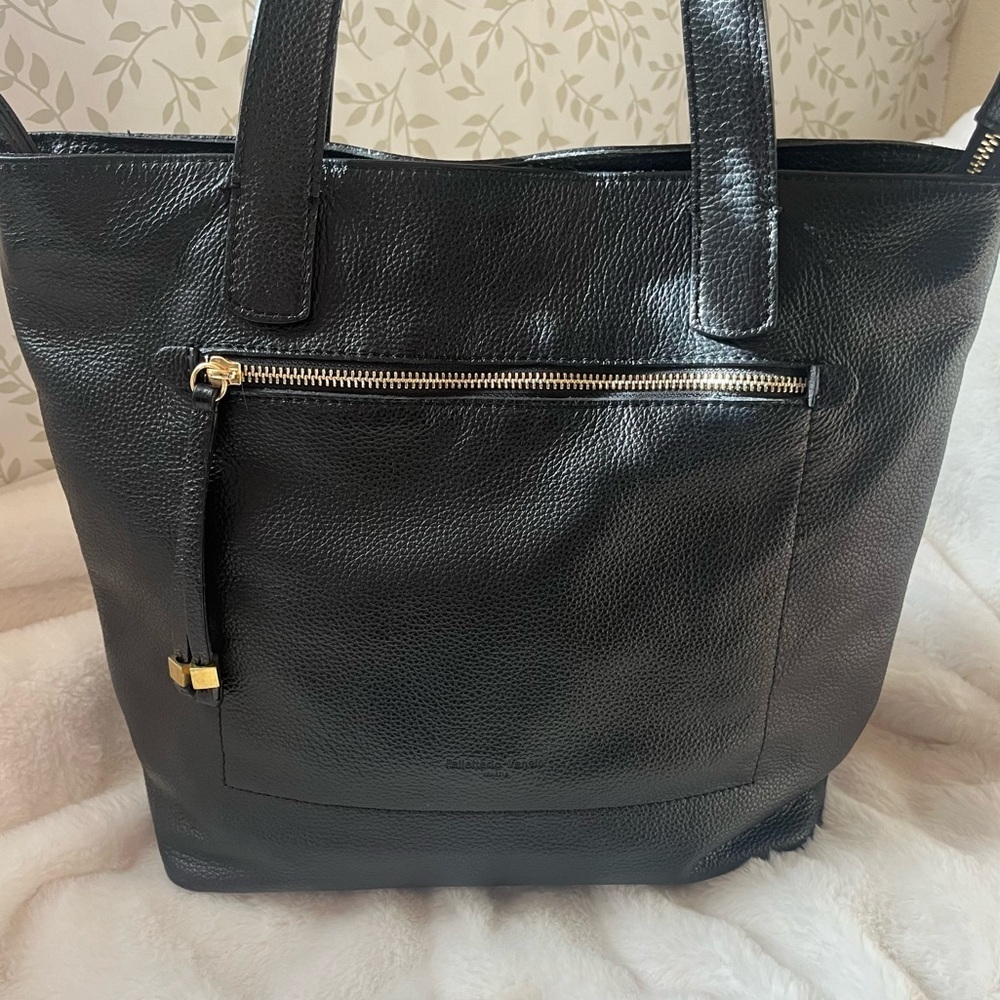 Pelletteria Veneta Large Black Leather Shoulder bag in EUC